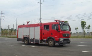 豪沃T5G水罐消防車（5噸）